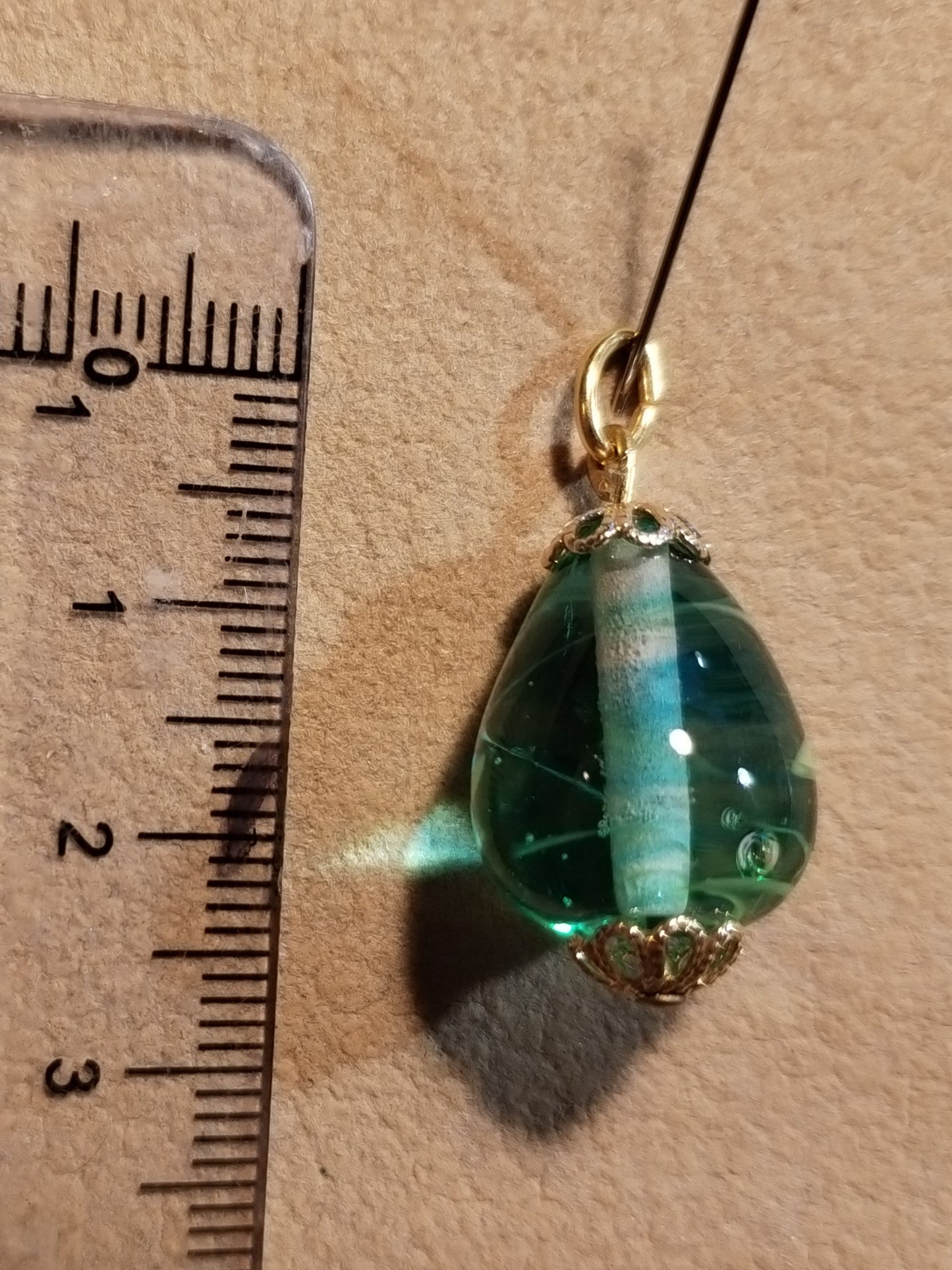 10 Pendentifs "Oeuf Pâques en Perles de verre"