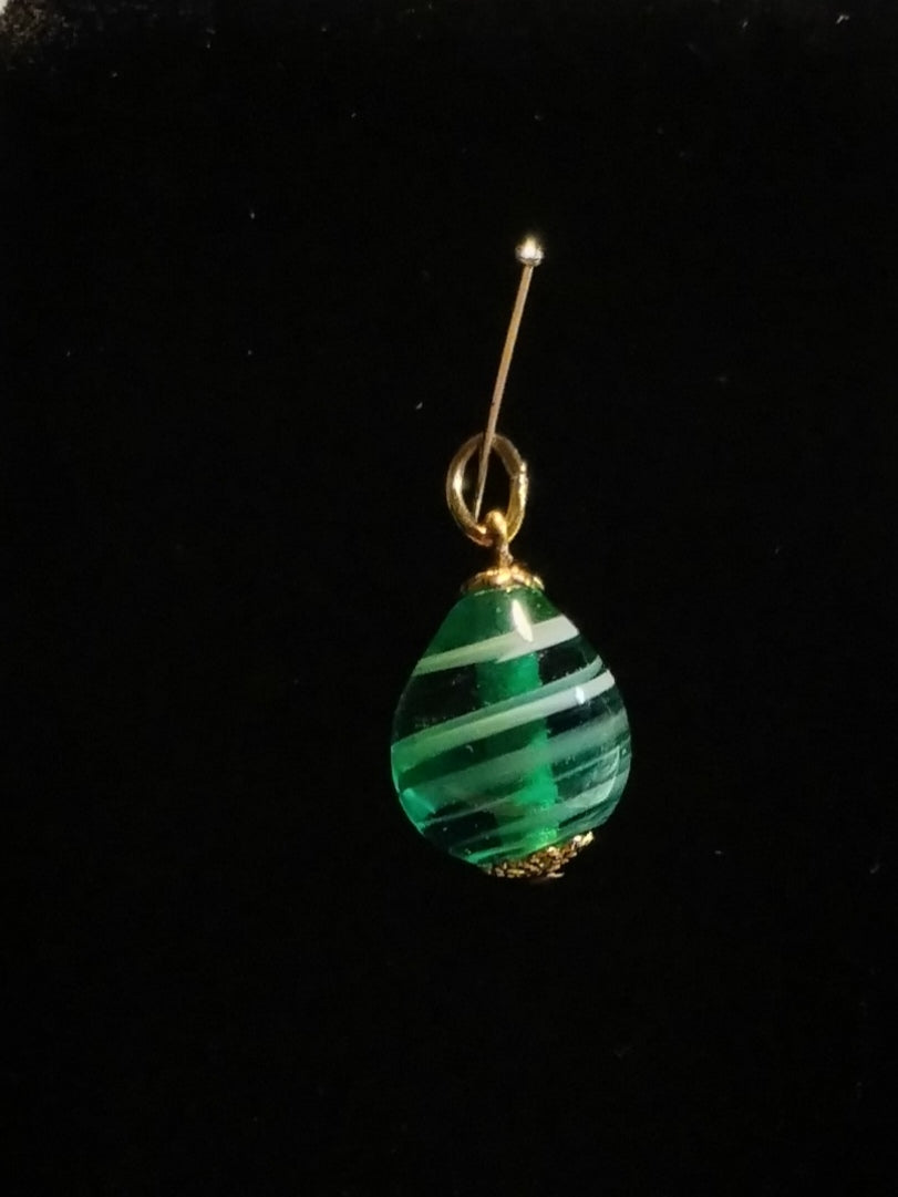 10 Pendentifs "Oeuf Pâques en Perles de verre"