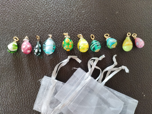 Lot de 10 Pendentifs "Oeuf Pâques en Perles de verre"