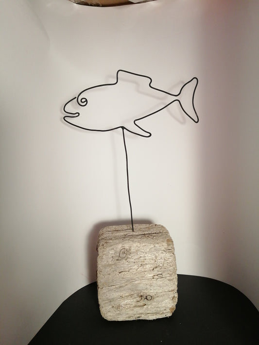 sculpture en fil de fer poisson "je te vois"